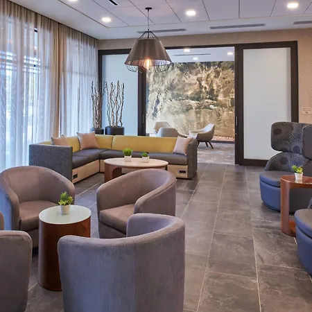 Hotel Courtyard By Marriott Petoskey At Victories Square